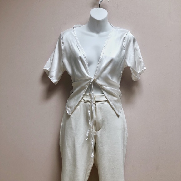 NASTY GAL 'NO STRING SATIN CROPPED BLOUSE' - Picture 2 of 14